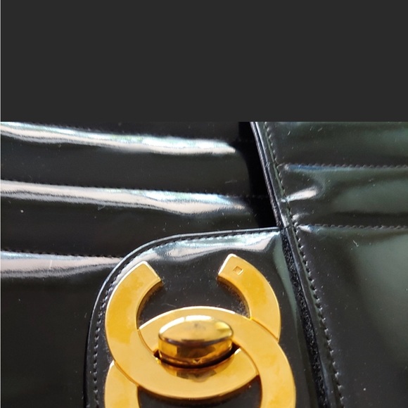 Chanel Vintage patent leather large CC Maxi jumbo 24k gold - Picture 11 of 13